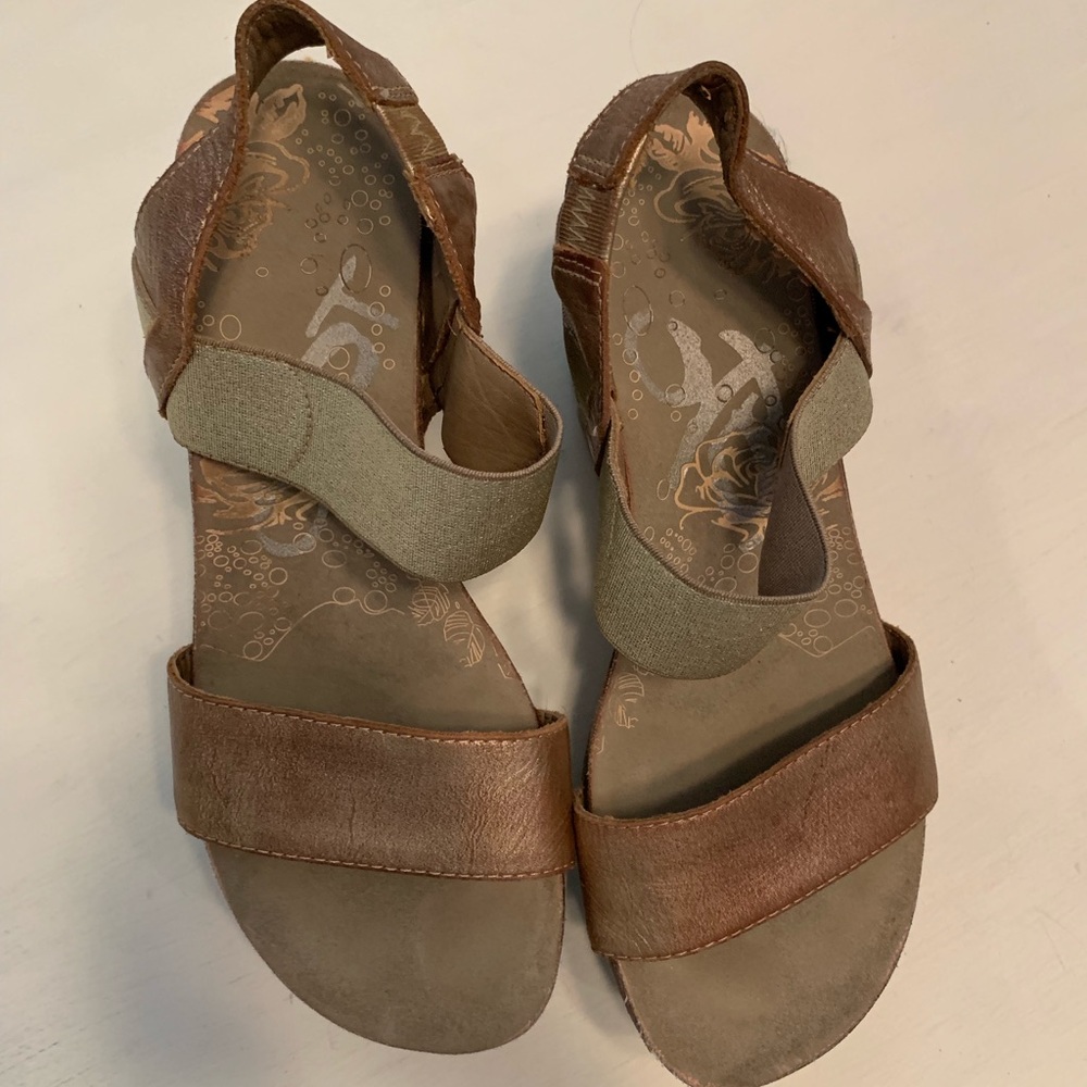 OTBT Bushnell Wedge-Gold